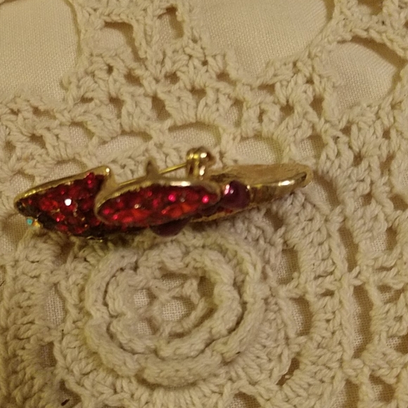 Beautiful Red Stone Embellished Hat Pin/Pendant - Picture 4 of 8